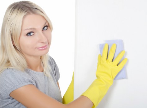 Careful cleaning of glass, frames, and sills in KT6